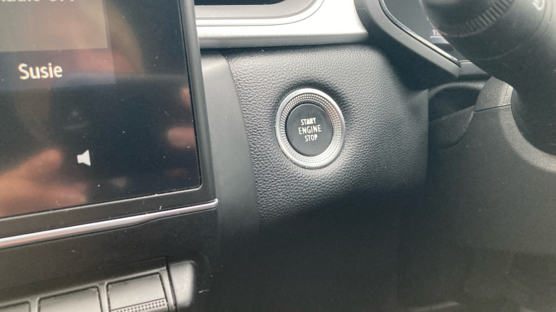 Renault Captur 1.6 E-Tech full hybrid 145 Techno 5dr Auto Hybrid Hatchback